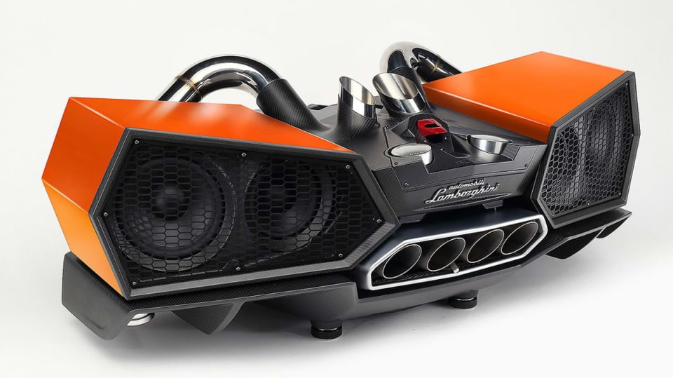 Esavox je přímo od Lamborghini.